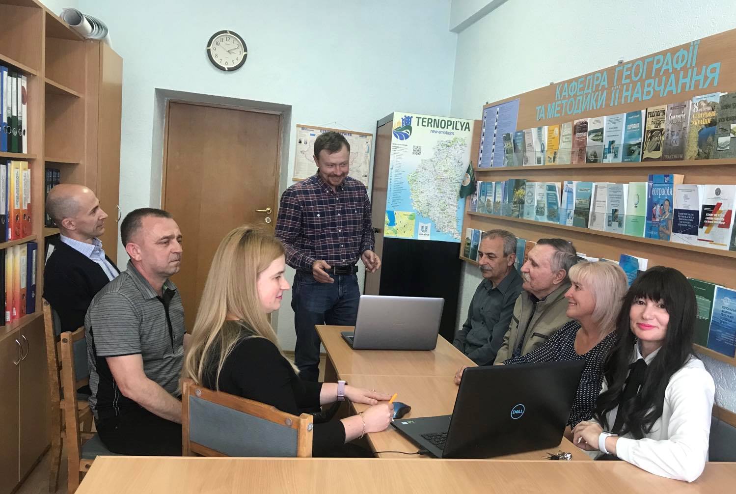 Доповідає доц. Богдан Гавришок про створення тематичних карт